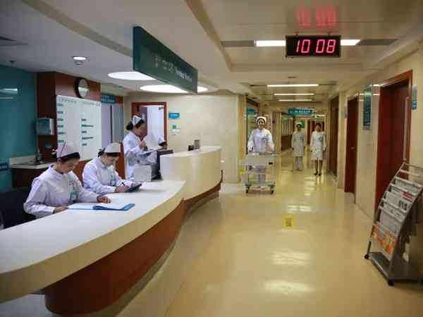 驻马店中心医院周爱青医生坐诊时间是周几？