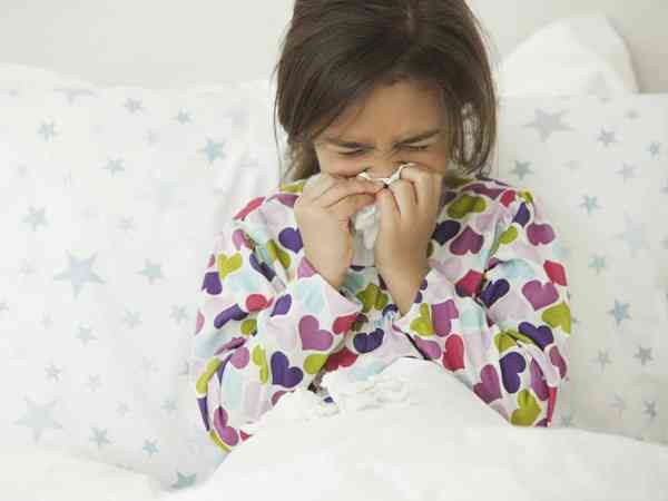 宝宝白天流鼻涕不咳嗽，晚上咳嗽有痰是什么原因？