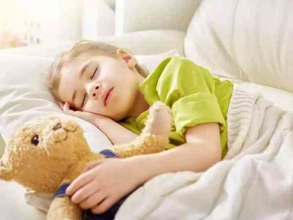 2岁孩子睡觉不踏实翻来覆去还爱出汗是缺钙还是脾胃虚
