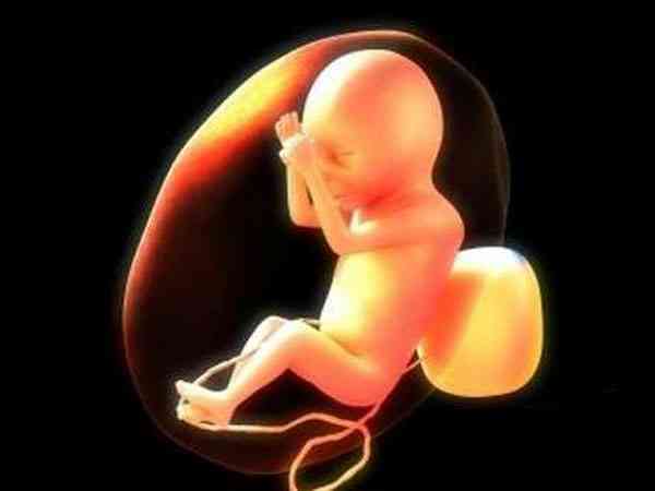 孕早期少量出血，保胎后又出现土黄色分泌物是怎么回事？