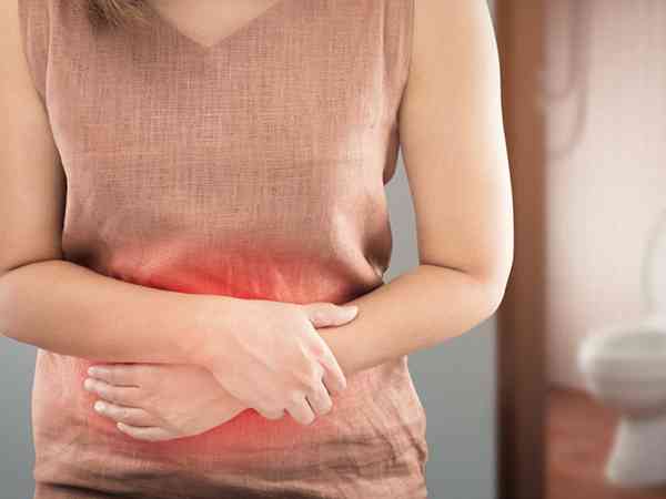 孕6周少量出血轻微腹痛，hcg孕酮都正常是什么原因？