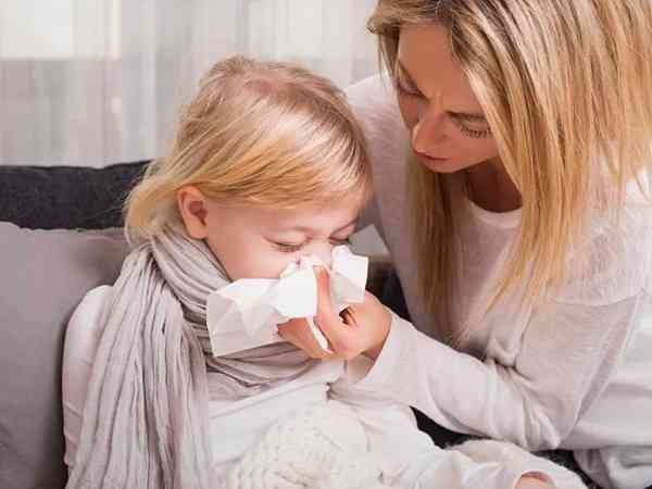婴儿夜间咳嗽有痰是积食还是呼吸道感染引起的？