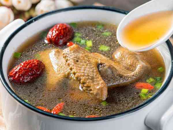 能促进产后刀口愈合的是鸽子汤还是黑鱼汤？
