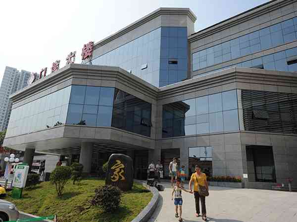 右江民族医学院附属医院做一代试管婴儿多少钱？