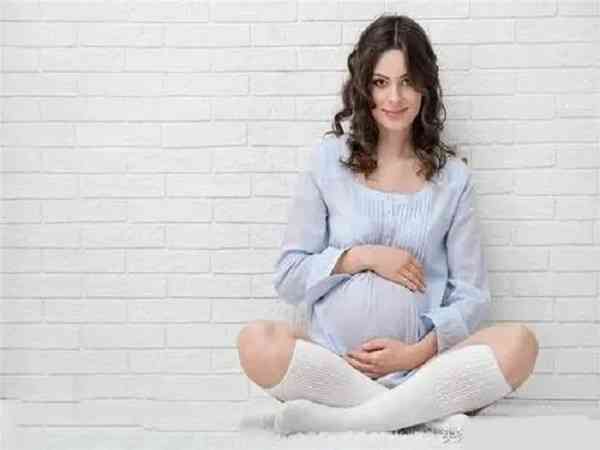 三胎孕妇从哪4个征兆可以判断出快生了？