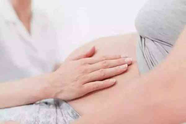怀孕上腹部大是女儿的几率比较大吗？