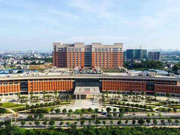 柳州市工人医院做试管找生殖中心哪个医生比较好？