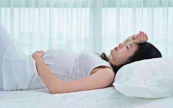 怀孕早期孕酮低是不是要躺床上进行保胎啊？