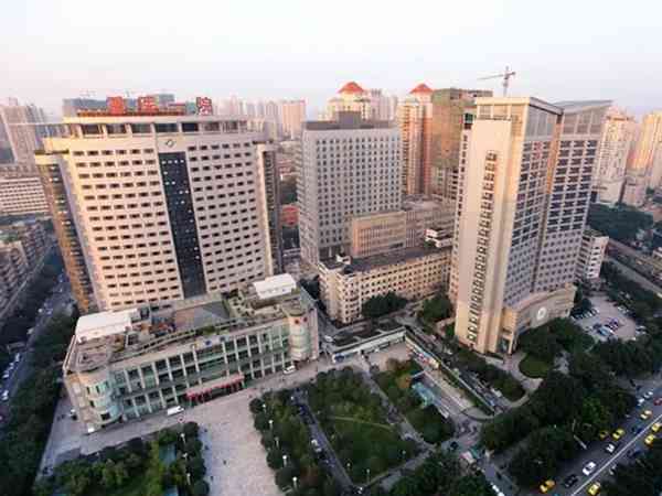 重庆医科大学附属第一医院生殖中心哪个医生做试管婴儿好？
