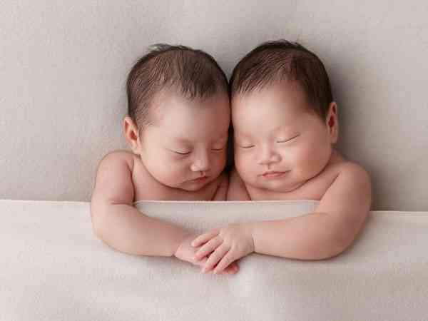 想要怀双胎可以放两个第四天的4bb囊胚吗？
