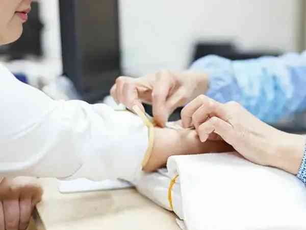 试管婴儿初次检查空腹采血要抽多少毫升？