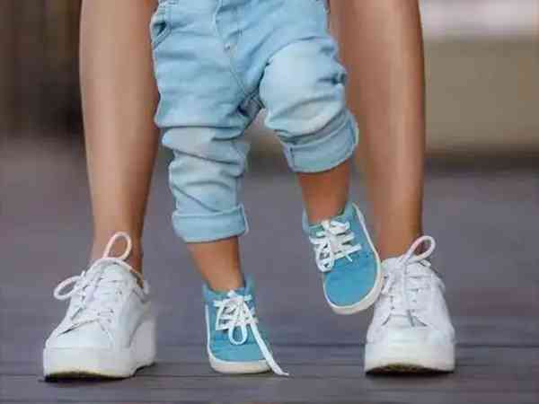 崔玉涛推荐1岁宝宝学步鞋是买软底还是硬底？