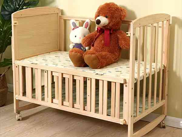 婴儿床为什么不能在宝宝出生前提前安装好？