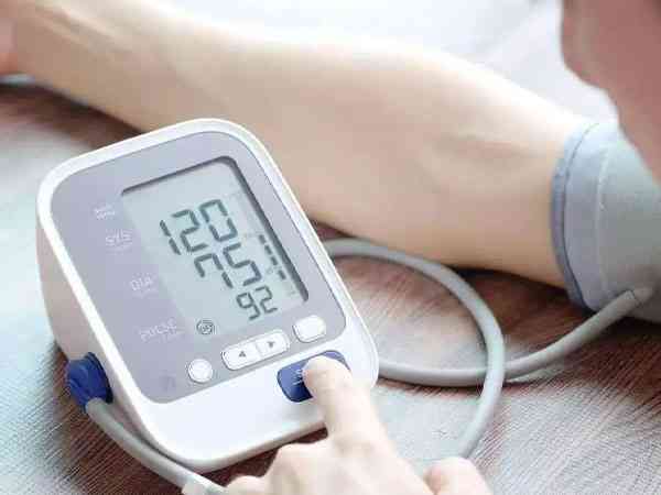 女方临界高血压低压90高压140可以做试管移植吗？