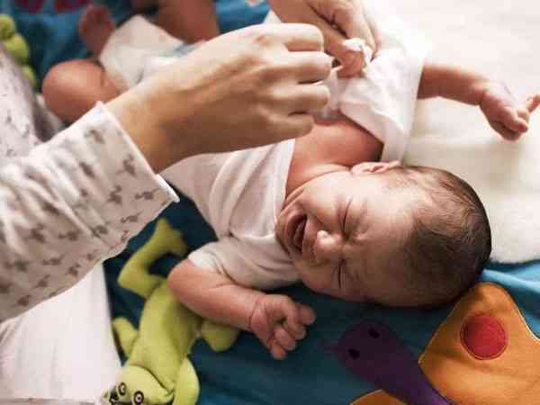 试管婴儿普遍比正常自然受孕的孩子体质弱吗？
