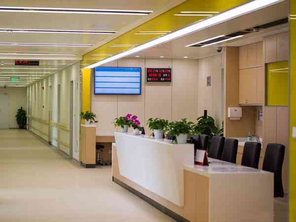国内私立医院做一次三代试管费用总共多少钱？