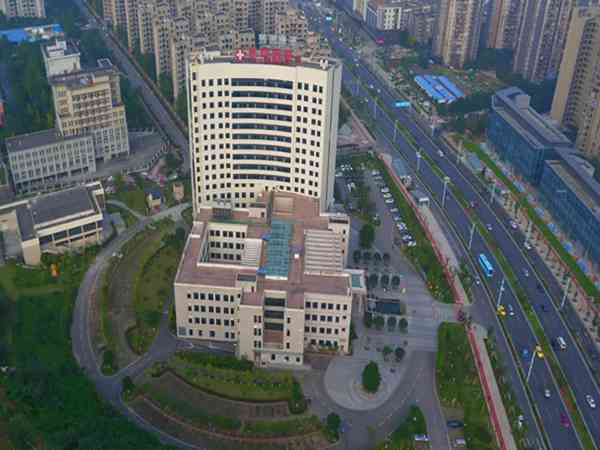 双侧输卵管积水医生建议切除，去重庆市东南医院怎么样？