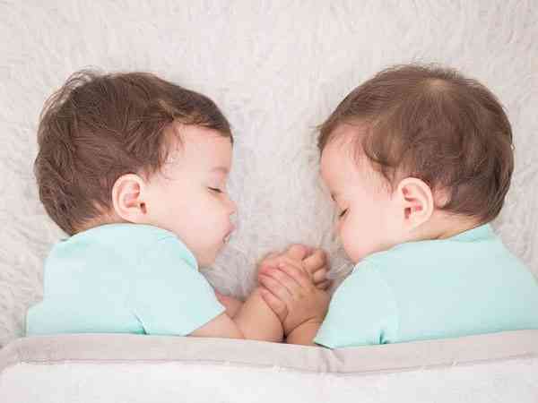 格鲁吉亚助孕机构做试管婴儿生龙凤双胞胎多少钱？