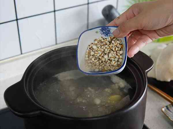 正宗的台湾四神汤和四物汤配方有什么区别？