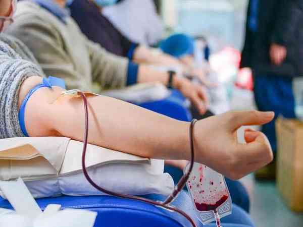 输血血型配对图表的口诀是什么？