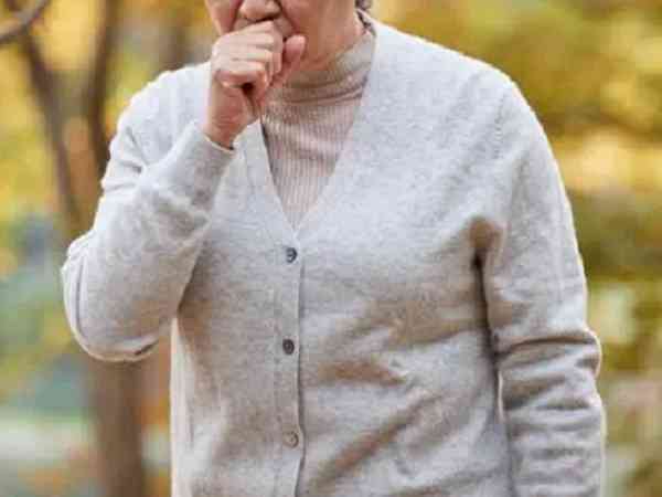 肺部感染最怕三个征兆，高热、咳黄痰需提高警惕