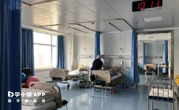 内蒙古附属医院病房