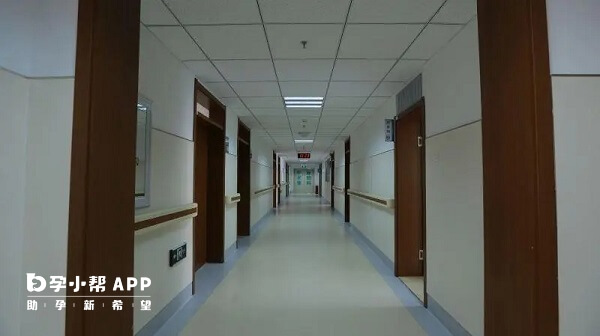 吉林大学第二医院科室外走廊