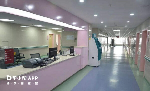 银川市妇幼保健院走廊