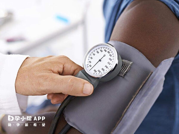 高龄生育可能会出现高血压