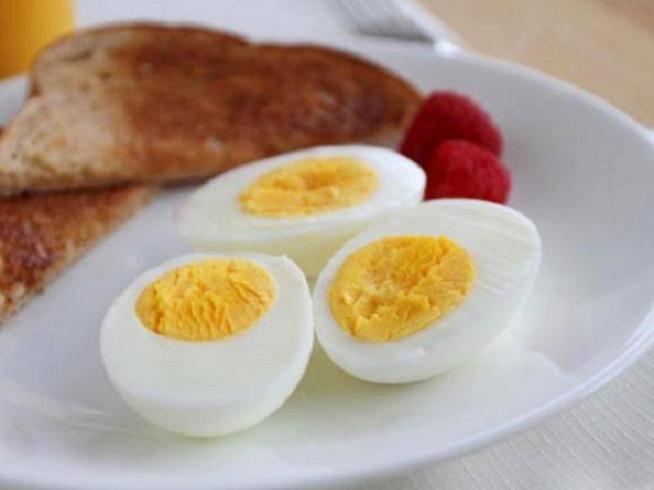 鸡蛋怎样吃容易长卵泡快？一天吃一个水煮的怎么样？