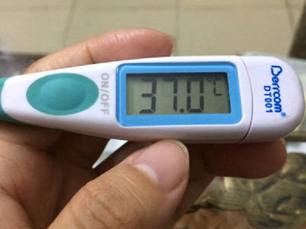 着床发热体温上升到37度去测早孕试纸能测出来双杠吗？