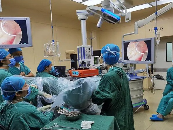 宫腔镜分离粘连手术为什么要在移植前一个月进行？