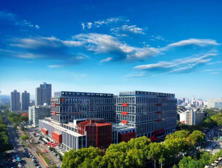 山东省中西医结合医院试管婴儿费用二代比一代更贵吗？