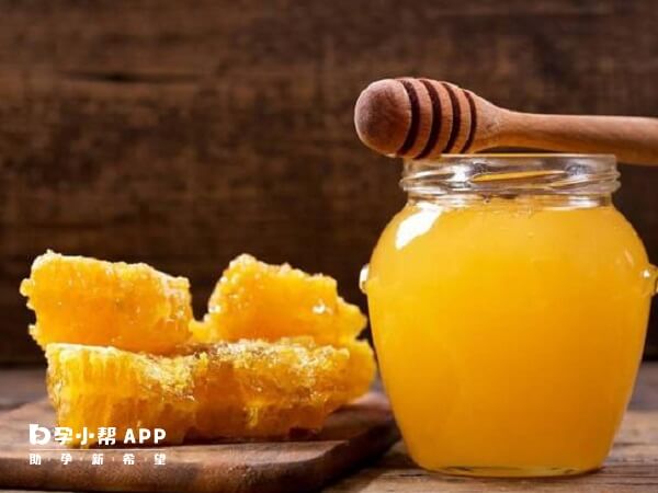 孕妈妈适量吃蜂蜜还能有效地预防便秘