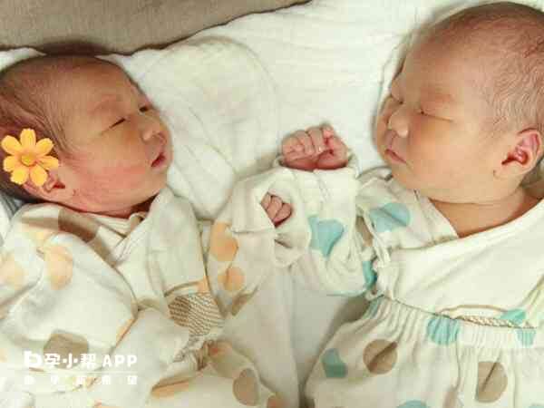 两个胚胎着床发育受到年龄影响
