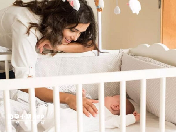 一直盯着婴儿看会影响到宝宝睡眠质量