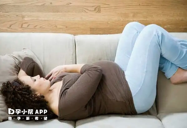 怀孕期间平躺睡觉不可保持太长时间