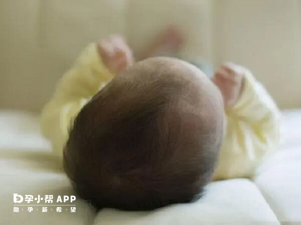 过早使用枕头会影响宝宝颈椎发育