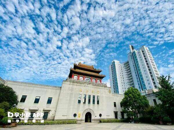 长海医院即上海海军军医大学第一附属医院