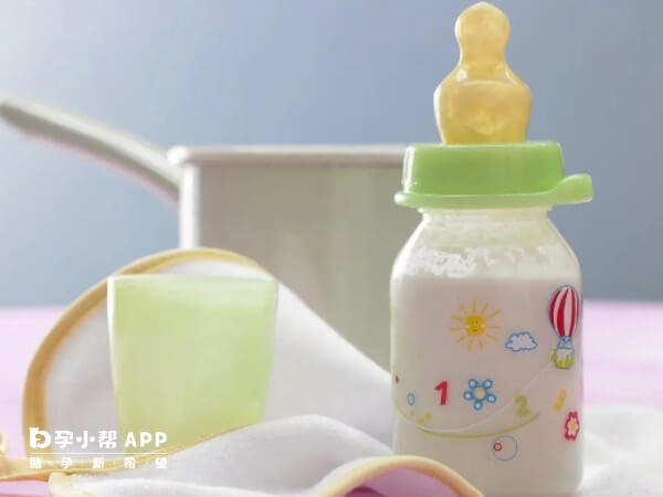 宝宝断奶后不喝奶粉可能是不适应
