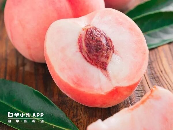 孕中期适当吃桃子能促进胎儿发育