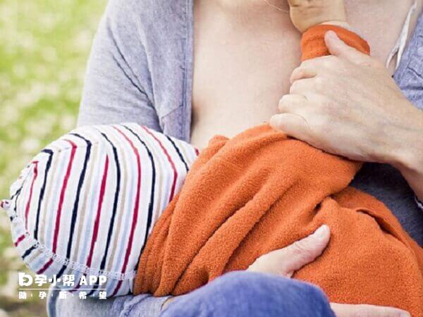 母乳喂养期间宝妈要注意的事项有很多