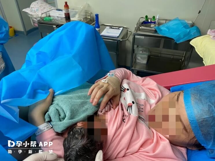 怀化市妇幼保健院首例试管婴儿出生