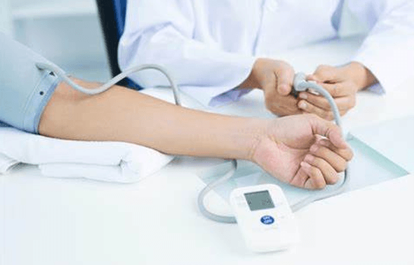 高血压是服用妈富隆后常见的副作用之一